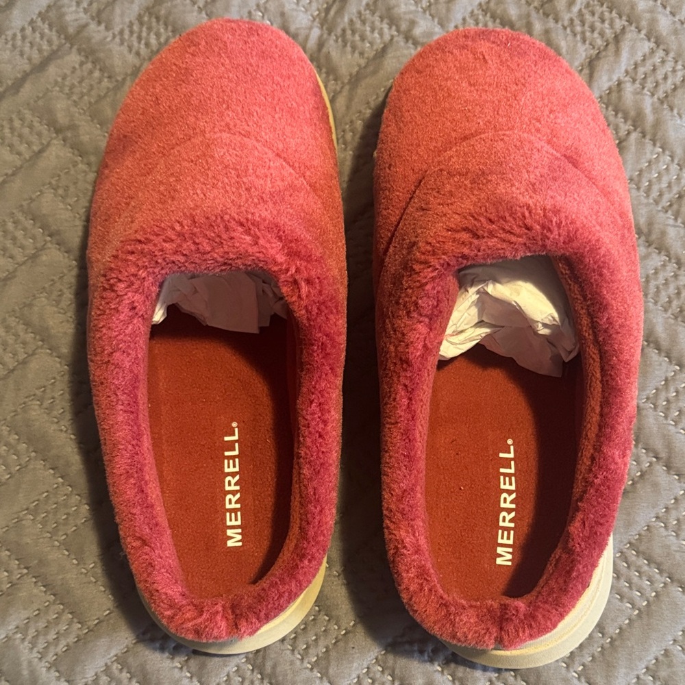 Merrell Unisex Red Slippers - Picture 1 of 4